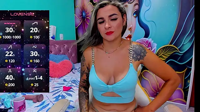 Snapshot of mia_bigtits17 chatting on 12/27/24, 02:47 mia bigtits17 online show from 12/27/24, 02:47
