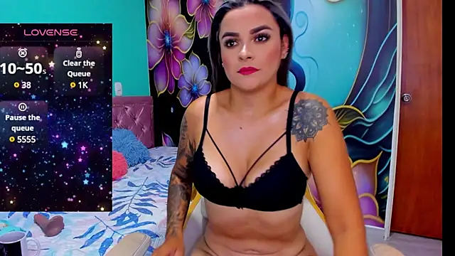 Snapshot of mia_bigtits17 chatting on 12/28/24, 03:59 mia bigtits17 online show from 12/28/24, 03:59