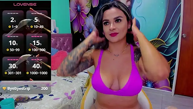 Snapshot of mia_bigtits17 chatting on 03/13/25, 02:27 mia bigtits17 online show from 03/13/25, 02:27