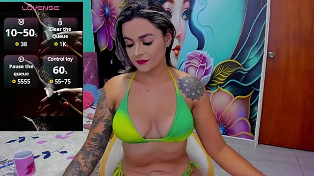 Snapshot of mia_bigtits17 chatting on 03/15/25, 12:25 mia bigtits17 online show from 03/15/25, 12:25
