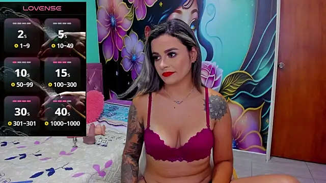 Snapshot of mia_bigtits17 chatting on 03/19/25, 08:32 mia bigtits17 online show from 03/19/25, 08:32