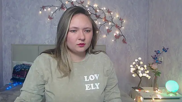 Snapshot of SallyVerda chatting on 03/17/26, 06:33 SallyVerda online show from 03/17/26, 06:33