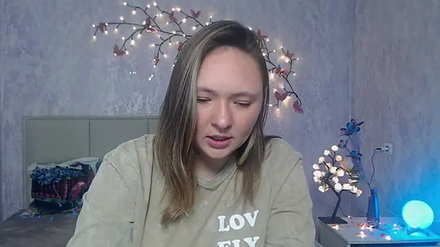 Snapshot of SallyVerda chatting on 03/20/26, 06:13 SallyVerda online show from 03/20/26, 06:13