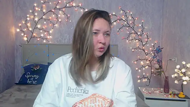 Snapshot of SallyVerda chatting on 04/19/26, 05:40 SallyVerda online show from 04/19/26, 05:40