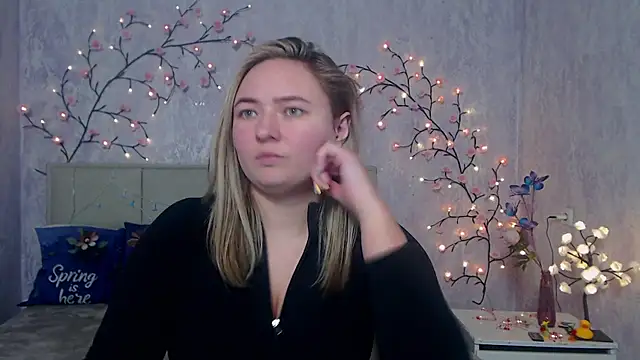 Snapshot of SallyVerda chatting on 04/24/26, 06:43 SallyVerda online show from 04/24/26, 06:43