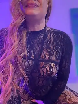 Amber Martins  online show from 05/03/26, 12:05