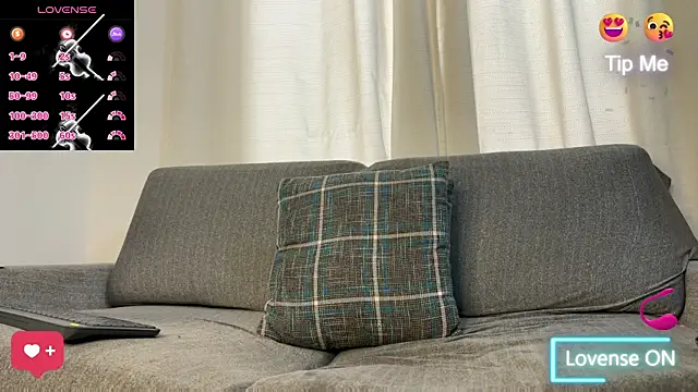 Snapshot of Tom_blunt96 chatting on 11/08/25, 12:27 Tom blunt96 online show from 11/08/25, 12:27