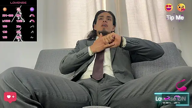 Snapshot of Tom_blunt96 chatting on 11/16/25, 01:49 Tom blunt96 online show from 11/16/25, 01:49