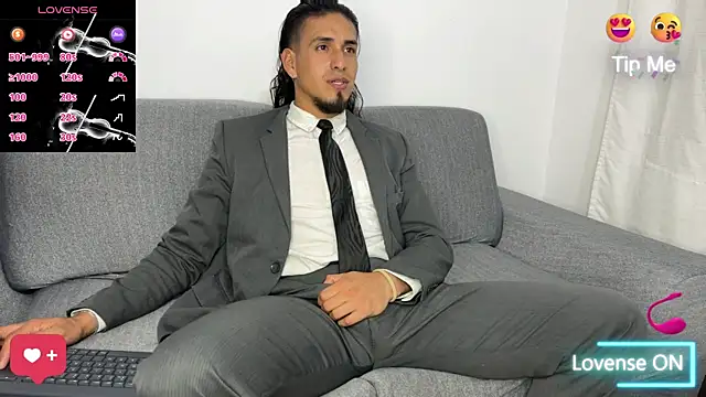 Snapshot of Tom_blunt96 chatting on 11/29/25, 11:19 Tom blunt96 online show from 11/29/25, 11:19