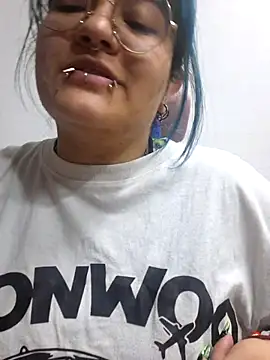 lucky-leah online show from 05/13/26, 04:10