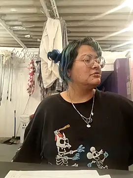 lucky-leah online show from 06/05/26, 03:35