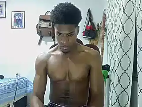 Snapshot of andrews2399 chatting on 01/11/25, 03:44 andrews2399 online show from 01/11/25, 03:44