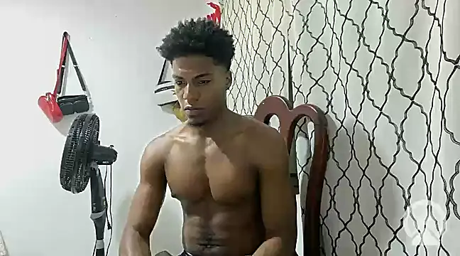 Snapshot of andrews2399 chatting on 02/11/25, 01:10 andrews2399 online show from 02/11/25, 01:10
