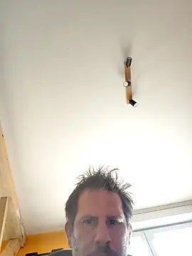 Snapshot of nicobrest16 chatting on 12/17/25, 02:34 nicobrest16 online show from 12/17/25, 02:34