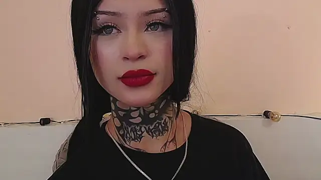 Snapshot of Isabella__dark chatting on 12/21/24, 12:20 Isabella dark online show from 12/21/24, 12:20