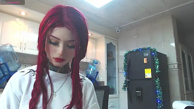 Snapshot of Isabella__dark chatting on 12/24/24, 09:33 Isabella dark online show from 12/24/24, 09:33