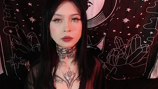 Snapshot of Isabella__dark chatting on 01/05/25, 12:31 Isabella dark online show from 01/05/25, 12:31