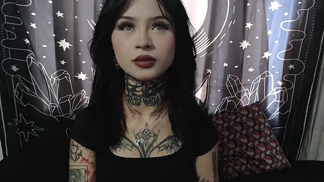 Snapshot of Isabella__dark chatting on 01/16/25, 08:46 Isabella dark online show from 01/16/25, 08:46