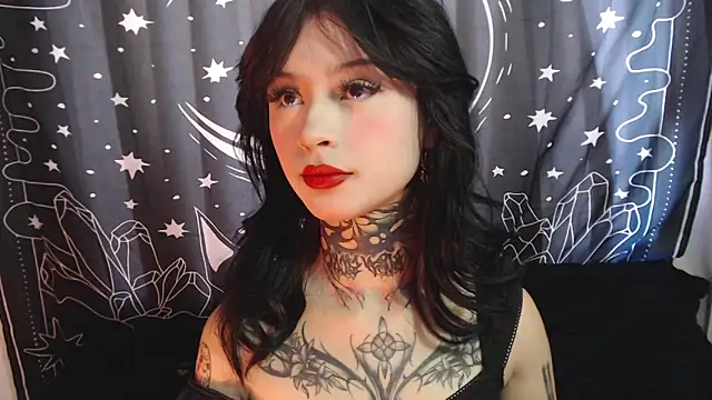 Snapshot of Isabella__dark chatting on 01/18/25, 08:19 Isabella dark online show from 01/18/25, 08:19