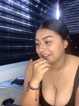 Snapshot of Kittyy_Hott_ chatting on 01/09/25, 08:11 Kittyy Hott online show from 01/09/25, 08:11