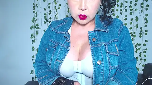 Snapshot of yinetford chatting on 10/23/25, 10:30 yinetford online show from 10/23/25, 10:30