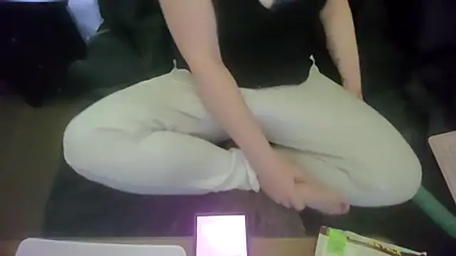 Snapshot of XxxAprilxxX chatting on 10/29/25, 02:58 XxxAprilxxX online show from 10/29/25, 02:58