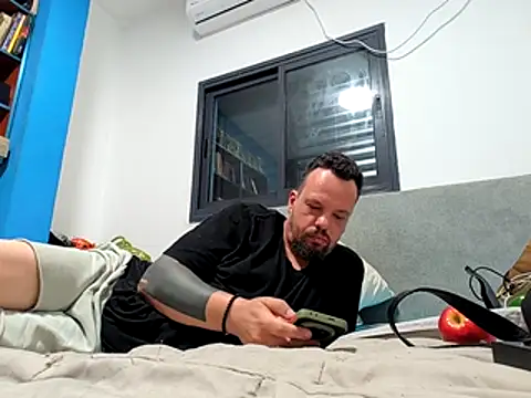 Snapshot of ccxc2@xh chatting on 07/17/26, 01:34 ccxc2xh online show from 07/17/26, 01:34