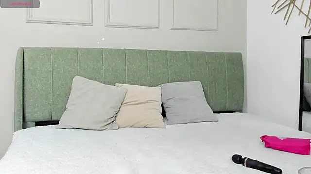 Snapshot of Sussanewolf chatting on 11/08/25, 12:27 Sussanewolf online show from 11/08/25, 12:27