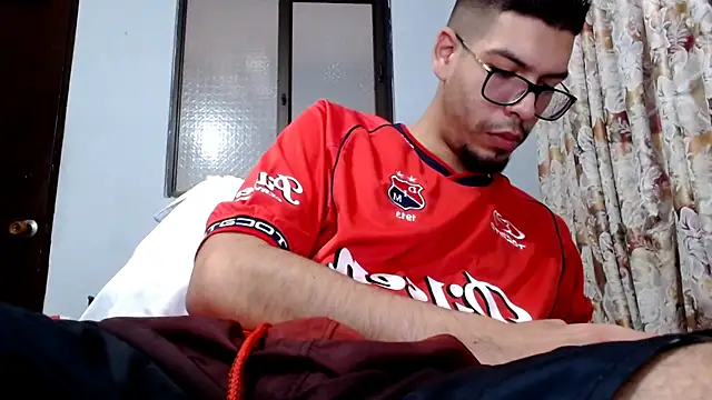 Snapshot of gollfather13 chatting on 10/30/25, 05:46 gollfather13 online show from 10/30/25, 05:46