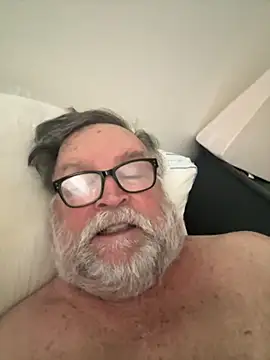 Snapshot of Drummajor chatting on 09/27/25, 03:17 Drummajor online show from 09/27/25, 03:17