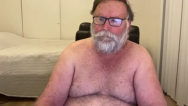 Snapshot of Drummajor chatting on 10/22/25, 01:44 Drummajor online show from 10/22/25, 01:44