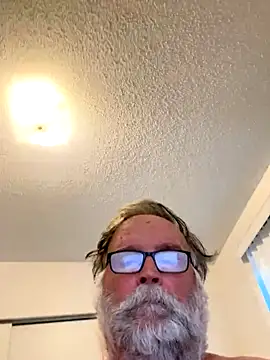 Snapshot of Drummajor chatting on 10/23/25, 02:38 Drummajor online show from 10/23/25, 02:38