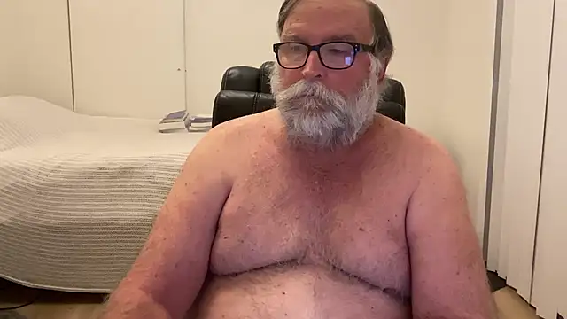 Snapshot of Drummajor chatting on 10/25/25, 12:13 Drummajor online show from 10/25/25, 12:13