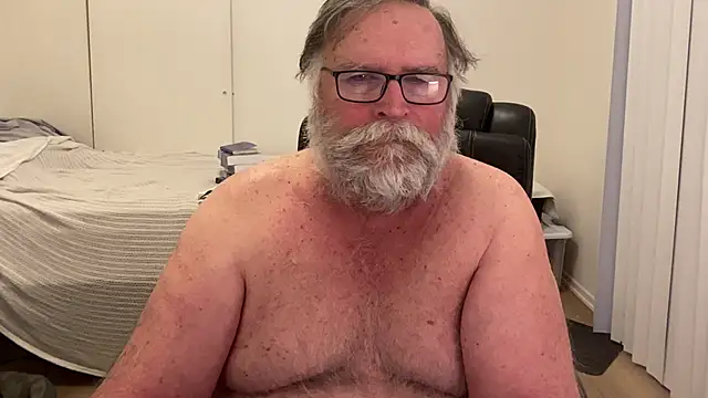 Snapshot of Drummajor chatting on 10/31/25, 02:18 Drummajor online show from 10/31/25, 02:18