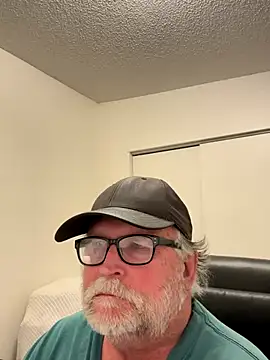 Snapshot of Drummajor chatting on 11/12/25, 01:39 Drummajor online show from 11/12/25, 01:39