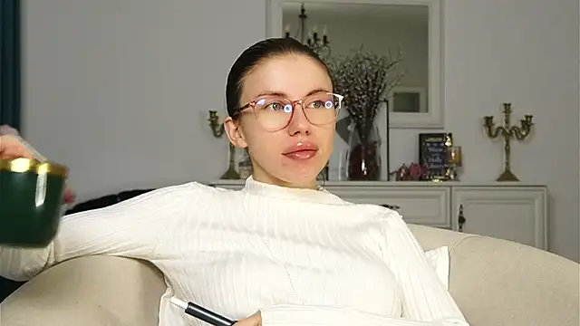 Snapshot of ivyleague_ chatting on 10/12/25, 04:11 ivyleague online show from 10/12/25, 04:11