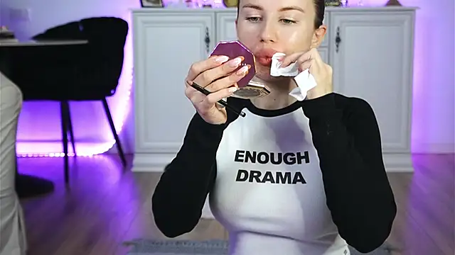 Snapshot of ivyleague_ chatting on 10/26/25, 05:02 ivyleague online show from 10/26/25, 05:02