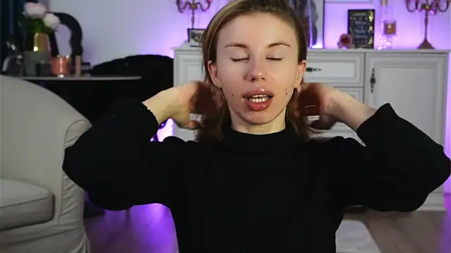 Snapshot of ivyleague_ chatting on 11/02/25, 03:53 ivyleague online show from 11/02/25, 03:53