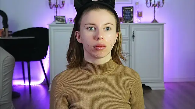 Snapshot of ivyleague_ chatting on 11/03/25, 03:30 ivyleague online show from 11/03/25, 03:30