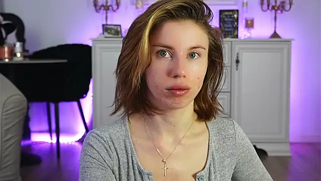 Snapshot of ivyleague_ chatting on 11/04/25, 04:00 ivyleague online show from 11/04/25, 04:00