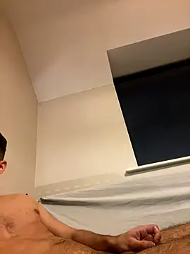 juicycxck420  online show from 12/19/25, 04:36