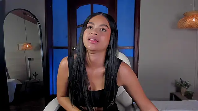 nayah   online show from 11/24/25, 08:08