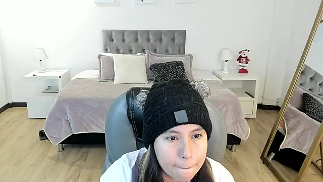  Natalie18 online show from 12/27/24, 02:36