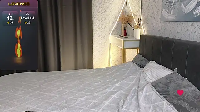 Snapshot of YourSweetDream_ chatting on 11/16/25, 08:09 YourSweetDream online show from 11/16/25, 08:09