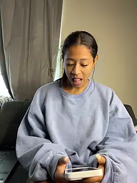 VanessaBling online show from 12/18/24, 04:06