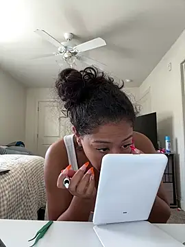 VanessaBling online show from 06/13/26, 02:37