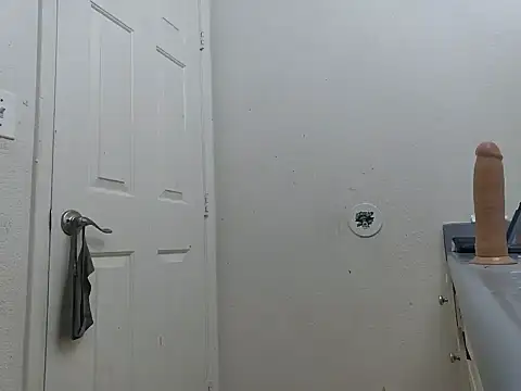 Snapshot of Fuckmyassg00d chatting on 10/01/25, 08:37 Fuckmyassg00d online show from 10/01/25, 08:37