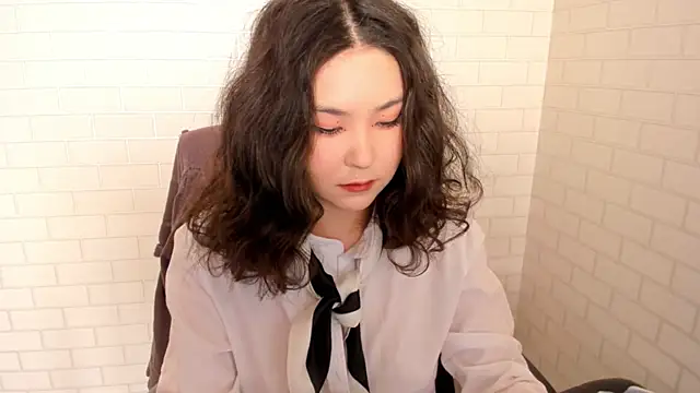 ysann online show from 01/24/25, 10:21