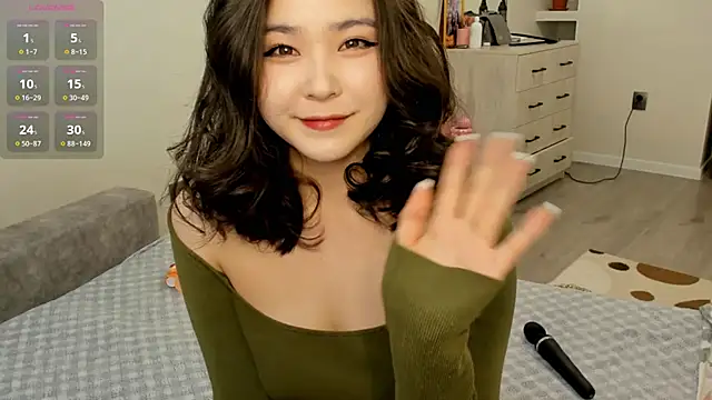 ysann online show from 02/13/25, 11:06