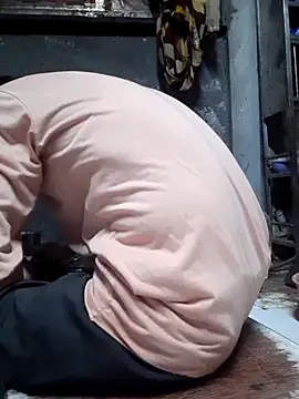 Snapshot of Burhade-- chatting on 10/04/25, 04:05 Burhade-- online show from 10/04/25, 04:05